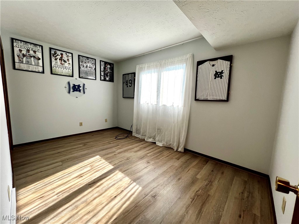 Strongsville, Ohio 44136, United States, 4 Bedrooms Bedrooms, ,3 BathroomsBathrooms,Residential,Contingent,185873