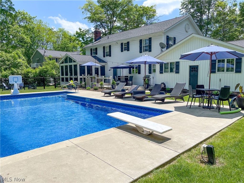 Photo of 2211 Jesse Drive, Hudson, OH 44236 (MLS # 5196108)