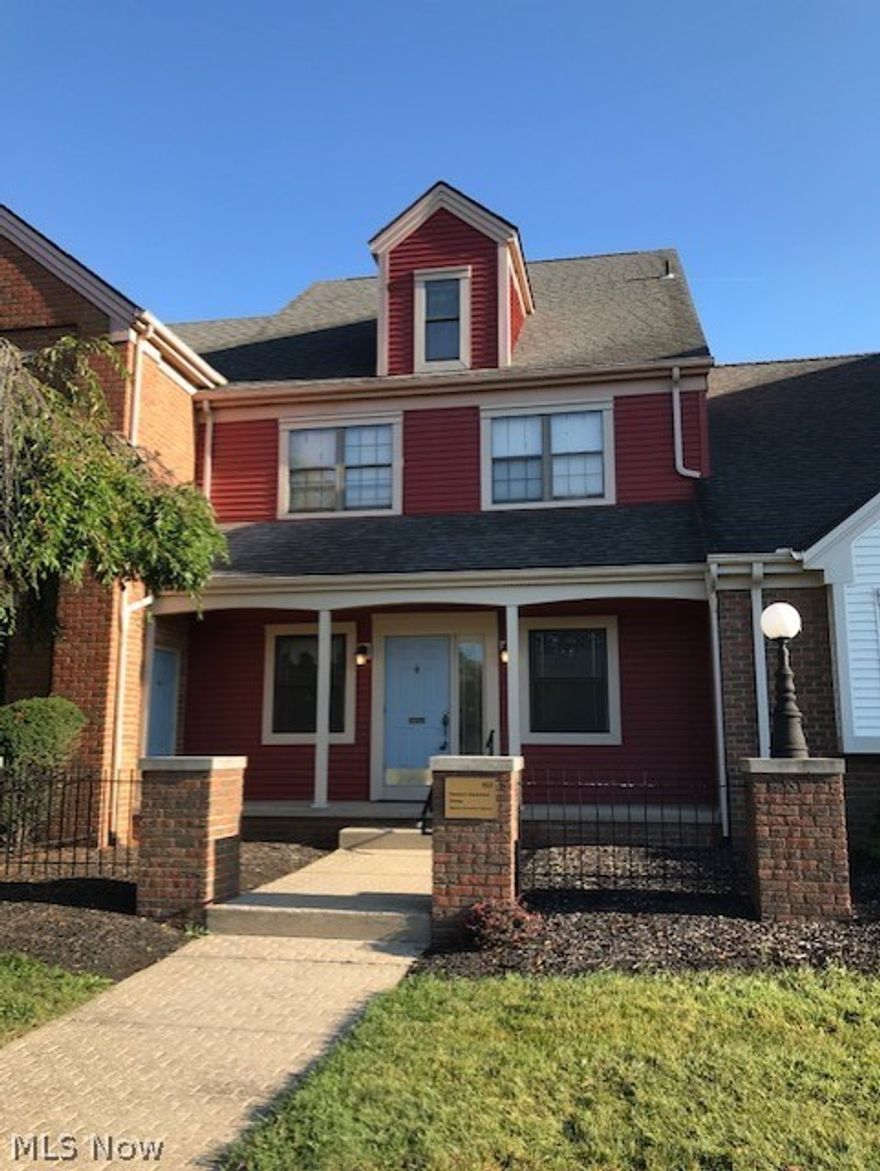 The opportunity is finally here to move out of your home office or not lease anymore. Own this office condo for less that you're paying in rent. Call for your private showing.