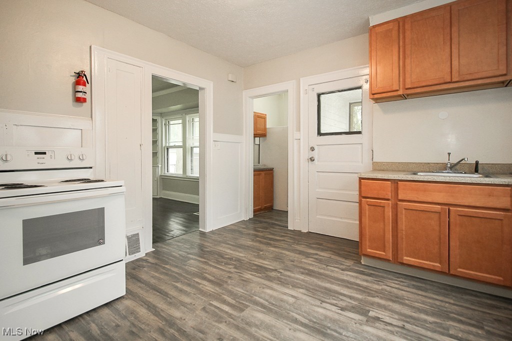 1462 Parkhill Road, Cleveland Heights, Ohio image 5