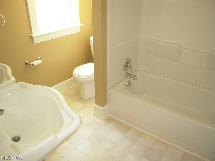 Mathews & Gilbert 02 - Residential Lease