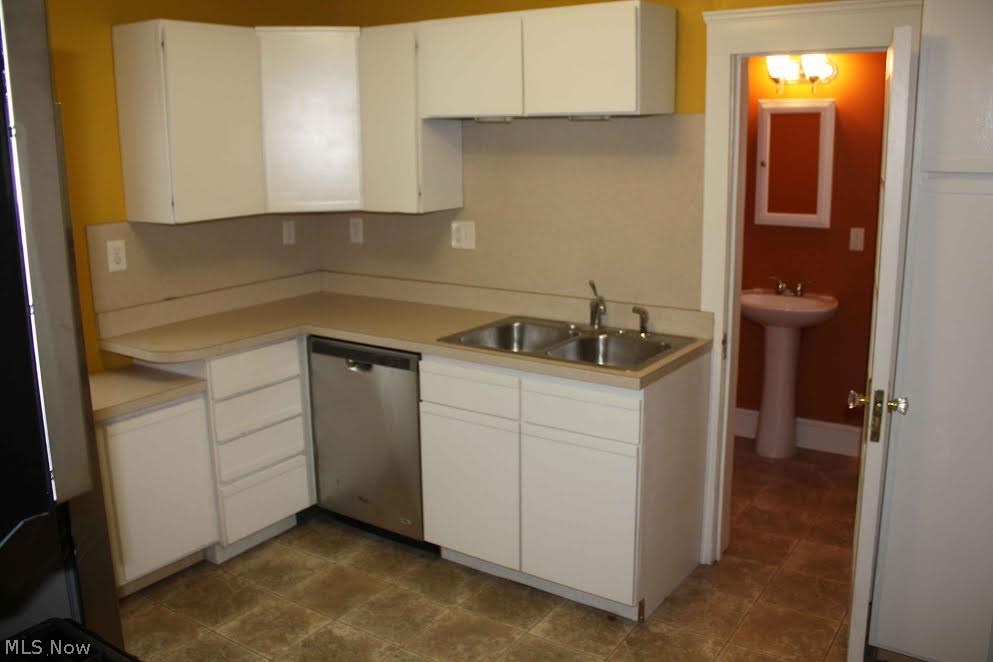 Mathews & Gilbert 02 - Residential Lease