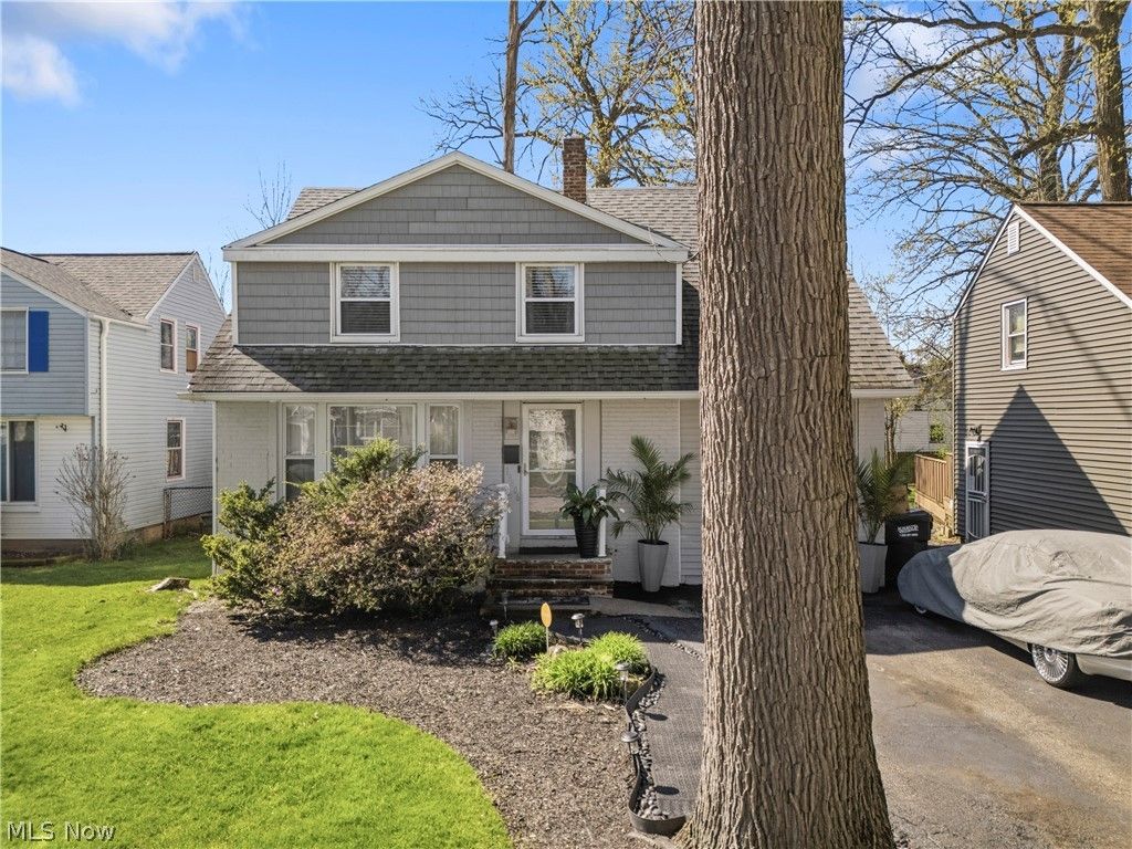 Photo of 19406 Wickfield Avenue, Warrensville Heights, OH 44122 (MLS # 5203511)