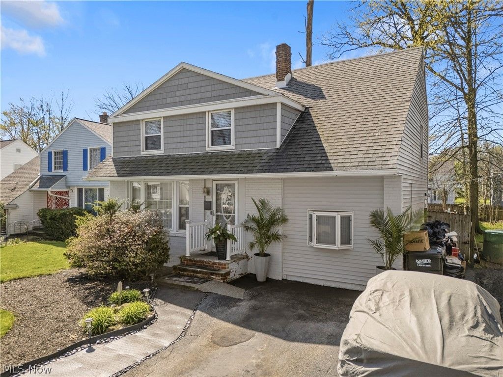 Photo of 19406 Wickfield Avenue, Warrensville Heights, OH 44122 (MLS # 5203511)