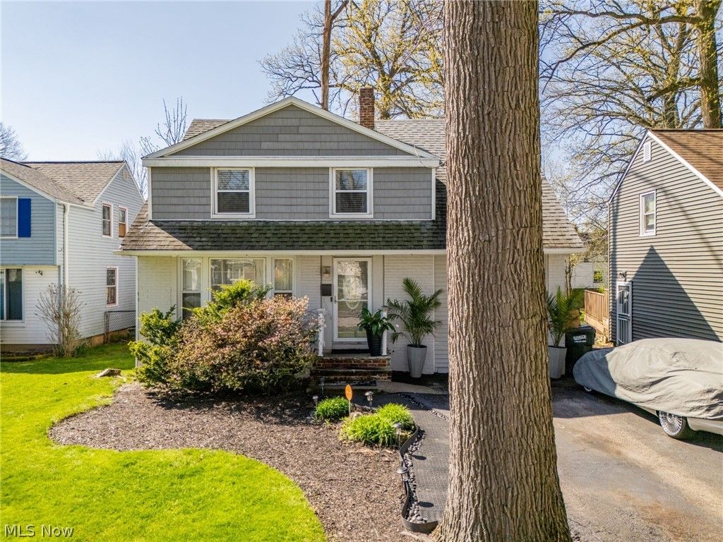 Photo of 19406 Wickfield Avenue, Warrensville Heights, OH 44122 (MLS # 5203511)