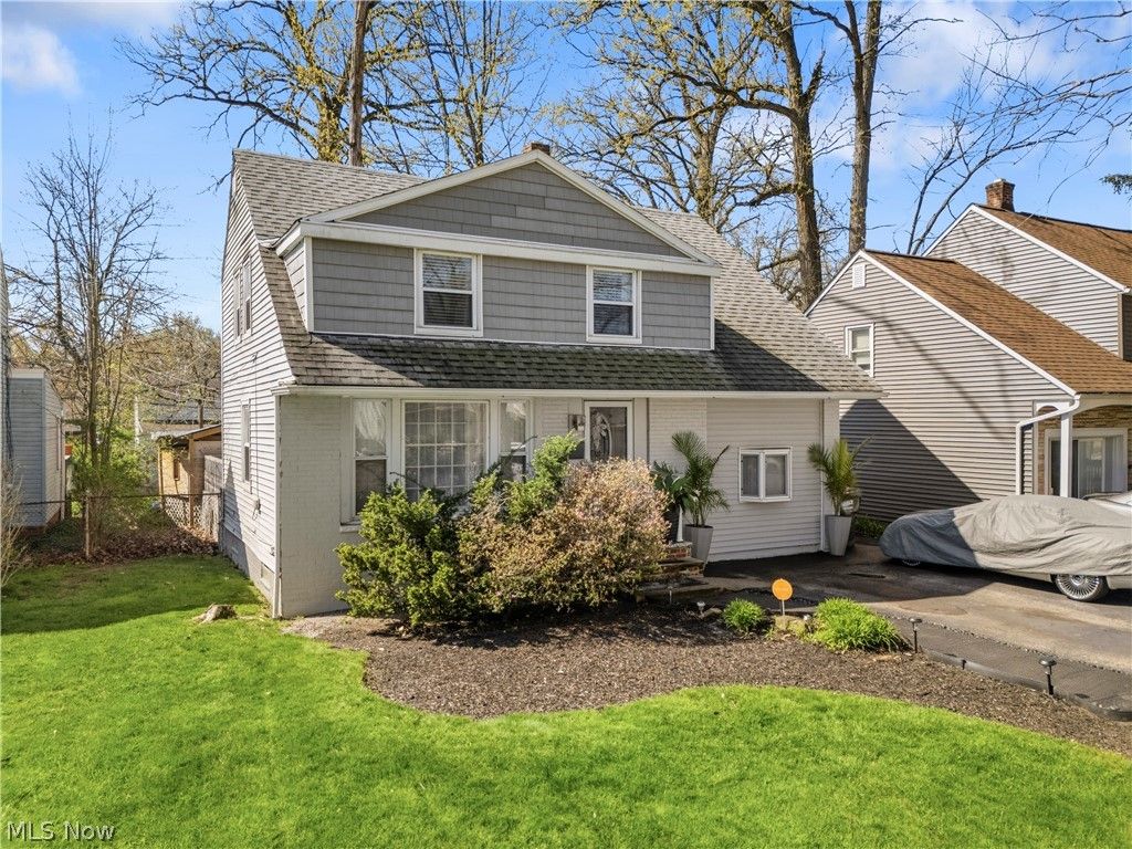 Photo of 19406 Wickfield Avenue, Warrensville Heights, OH 44122 (MLS # 5203511)