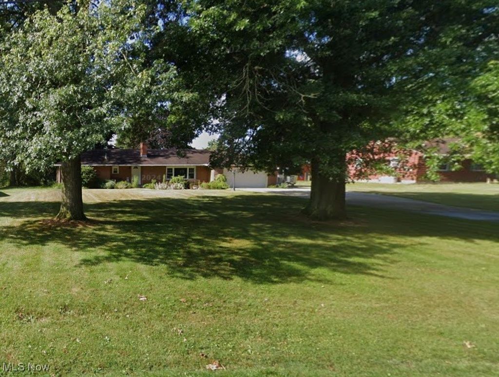 Photo of 6290 15th Street NE, East Canton, OH 44730 (MLS # 5174531)