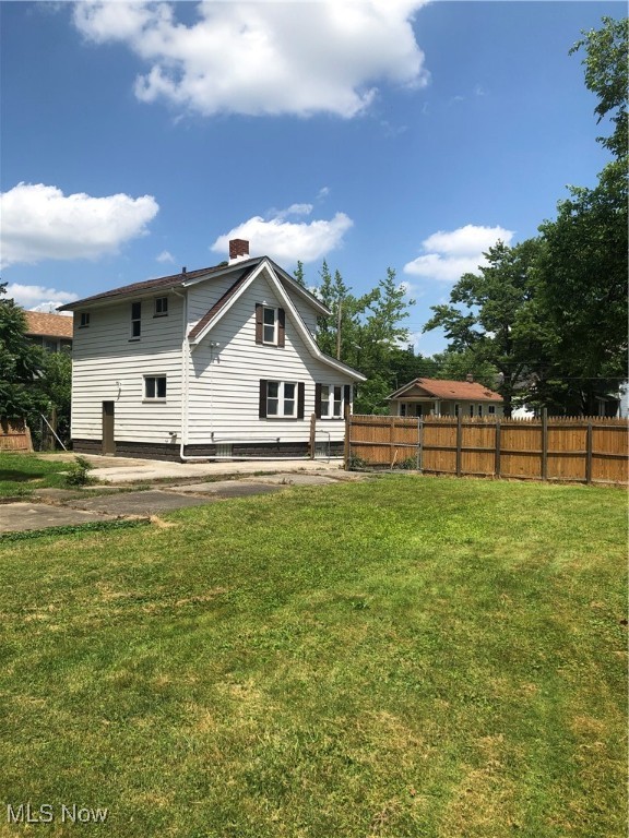 786 Sarcee Avenue