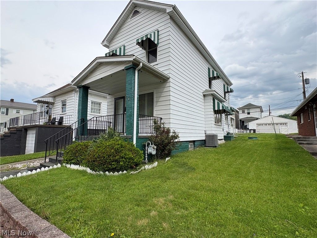 Photo of 446 Sinclair Avenue, Yorkville, OH 43971 (MLS # 5206899)