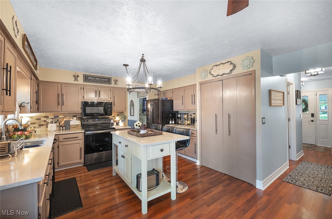 425 Woodlake Drive
