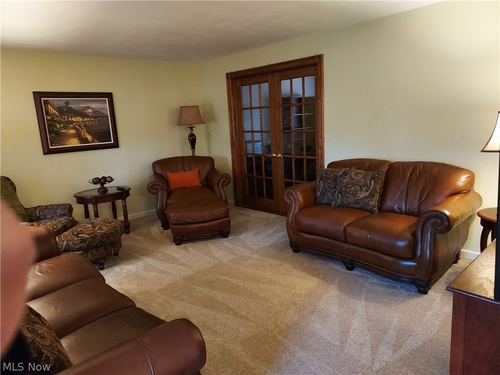 Photo of 1329 Valley View Drive, Youngstown, OH 44512 (MLS # 5191393)