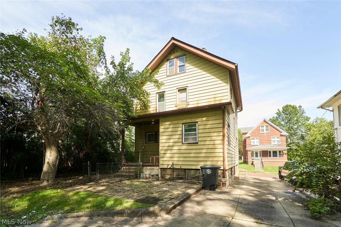 446 E Voris Street