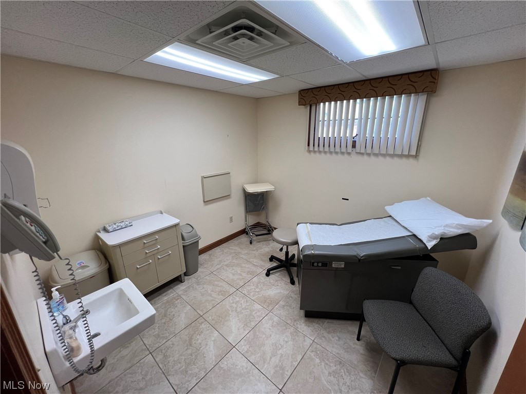 Newtown 1 - Commercial Lease