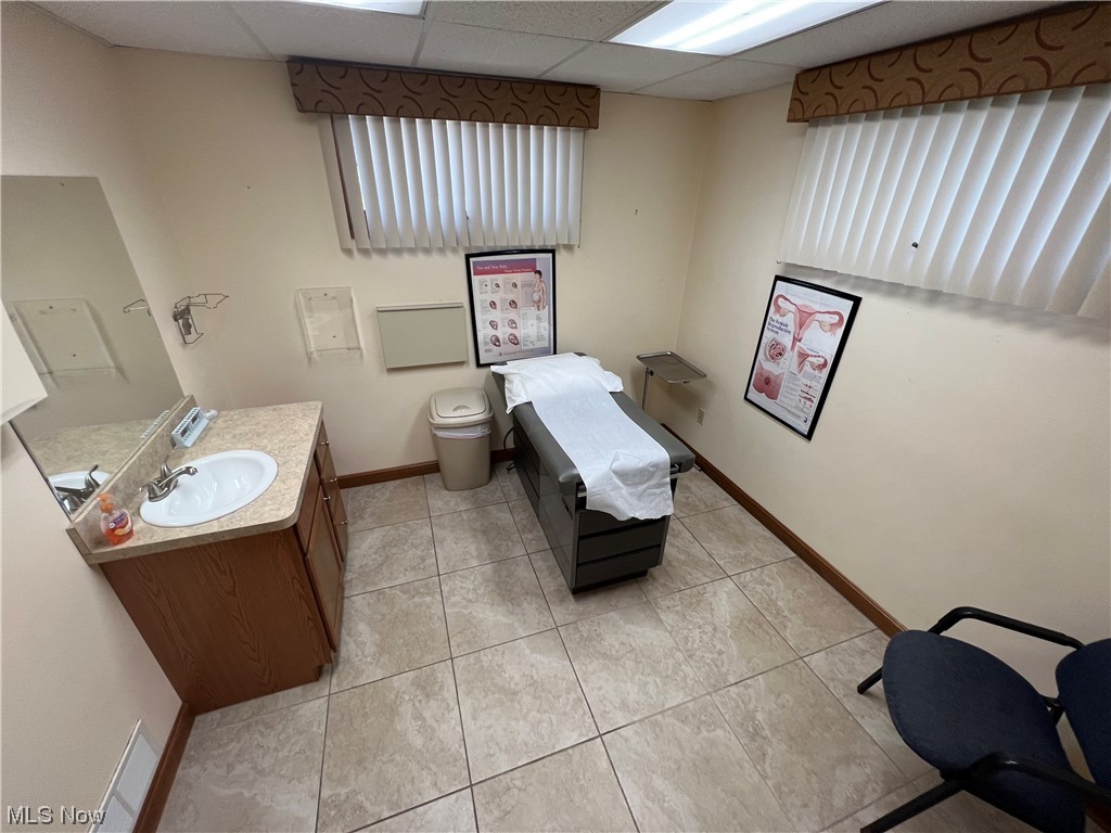 Newtown 1 - Commercial Lease