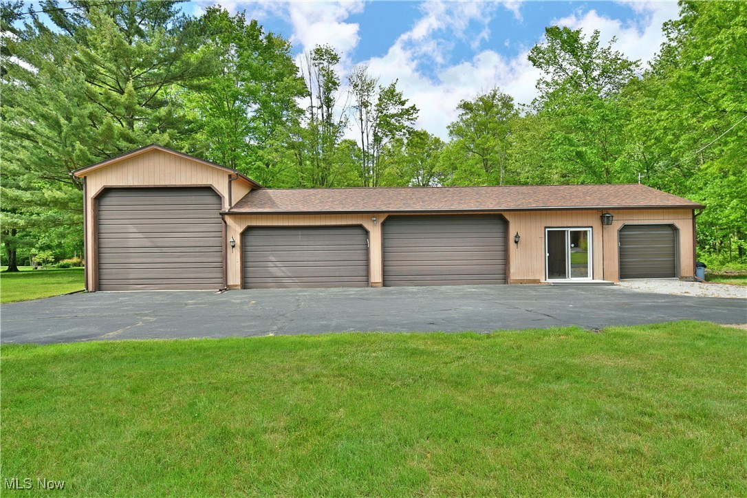 2942 Barclay Messerly Road, Southington, Ohio image 5