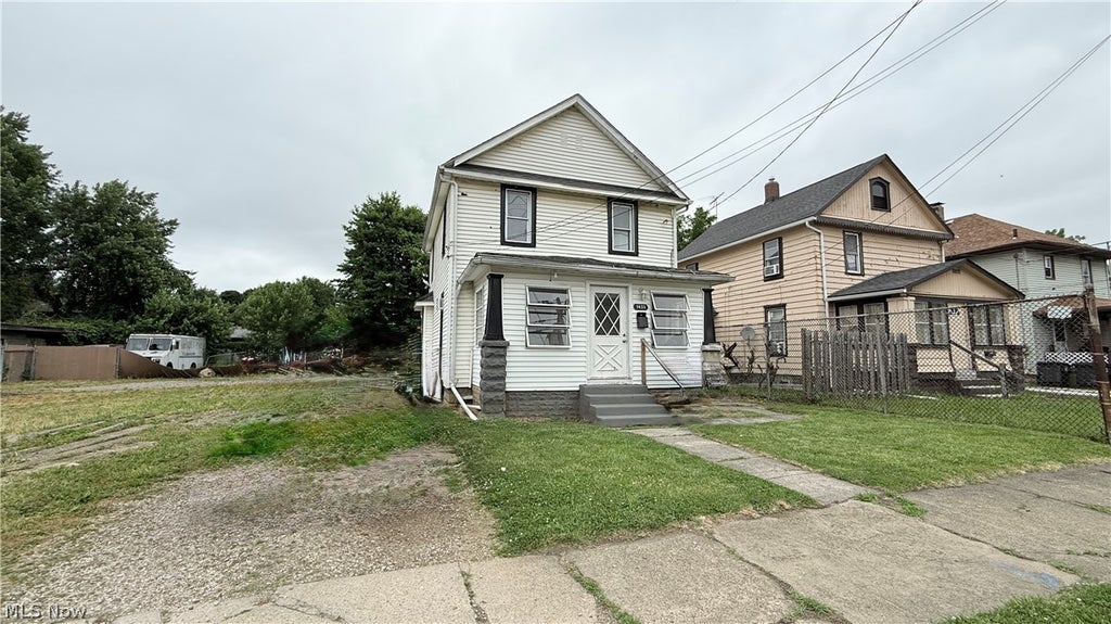 Photo of 1433 Kenmore Boulevard, Akron, OH 44314 (MLS # 5219084)