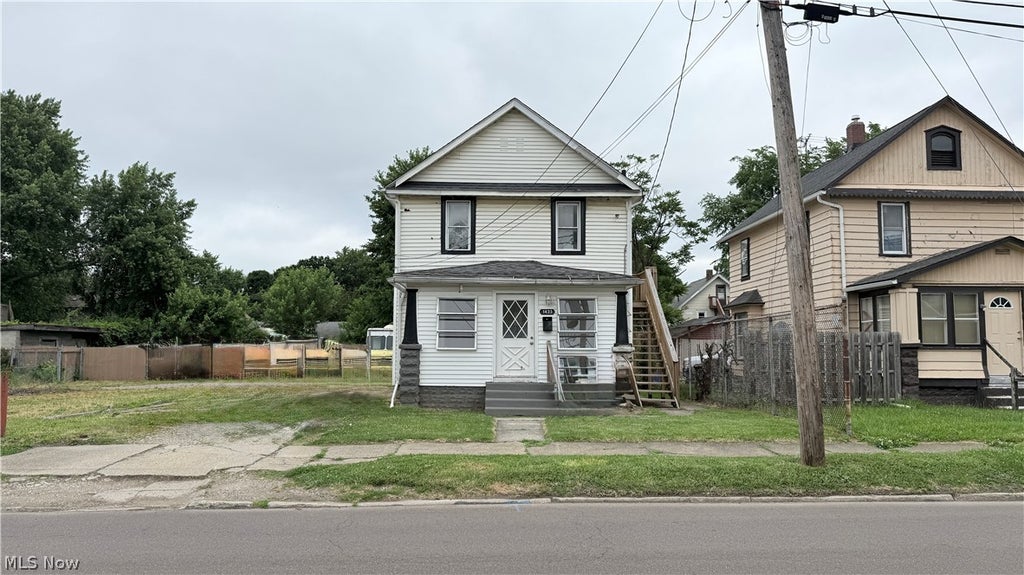 Photo of 1433 Kenmore Boulevard, Akron, OH 44314 (MLS # 5219084)