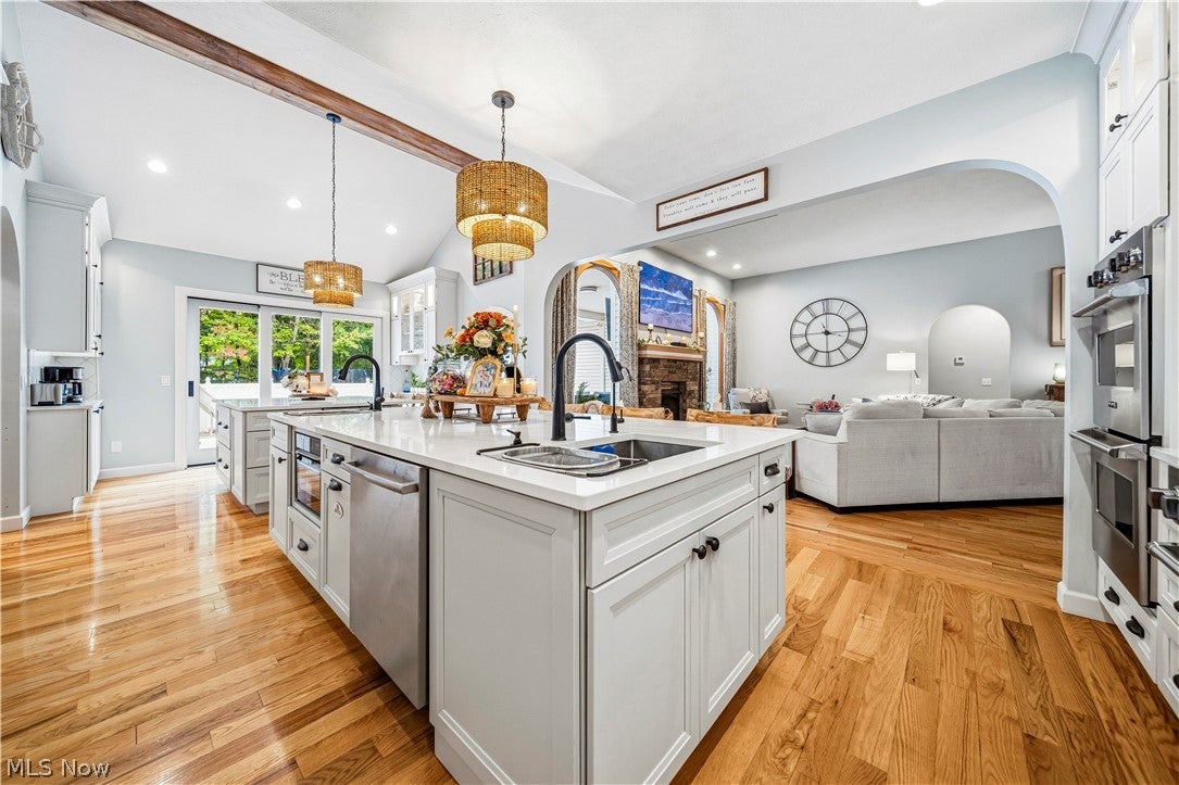 305 W Cedar Street
