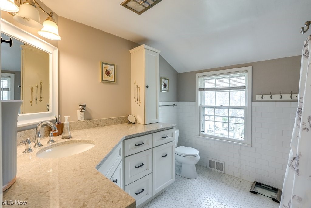 51 S Chillicothe Road, Aurora, Ohio image 43