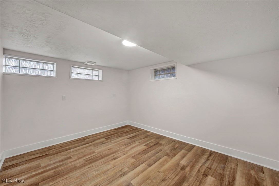 15954 Birchcroft Drive, Brook Park, Ohio image 25