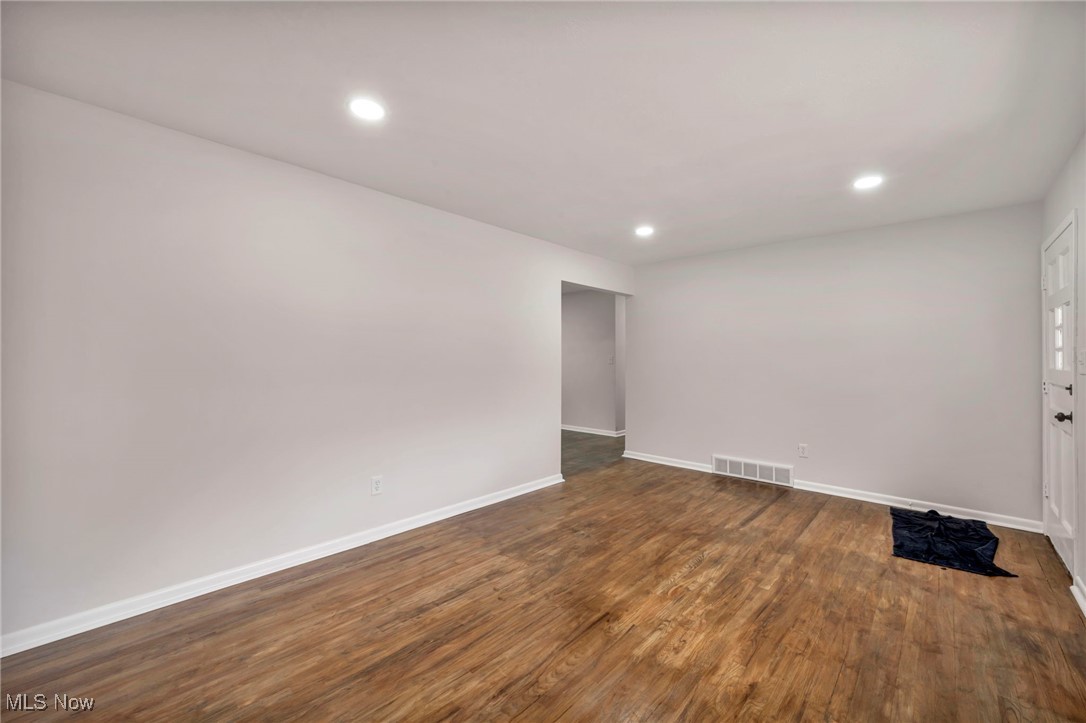 15954 Birchcroft Drive, Brook Park, Ohio image 13