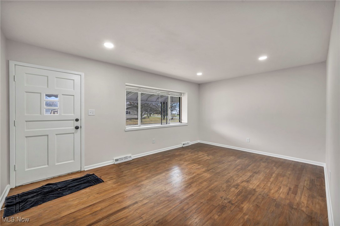 15954 Birchcroft Drive, Brook Park, Ohio image 11