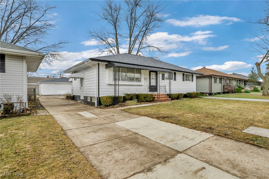 15954 Birchcroft Drive, Brook Park, Ohio image 41