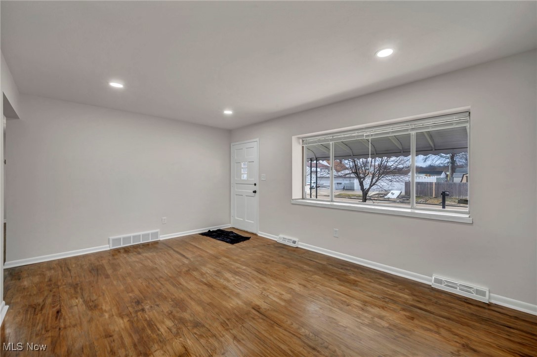 15954 Birchcroft Drive, Brook Park, Ohio image 12