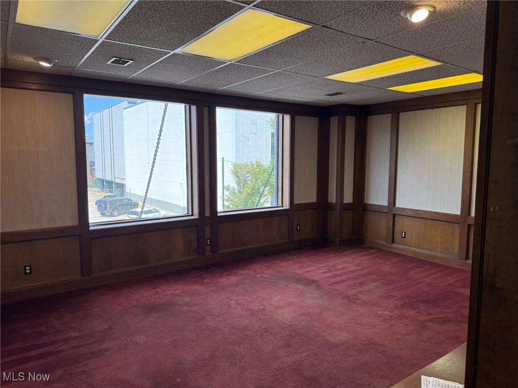 Town/Parkersburg - Commercial Sale