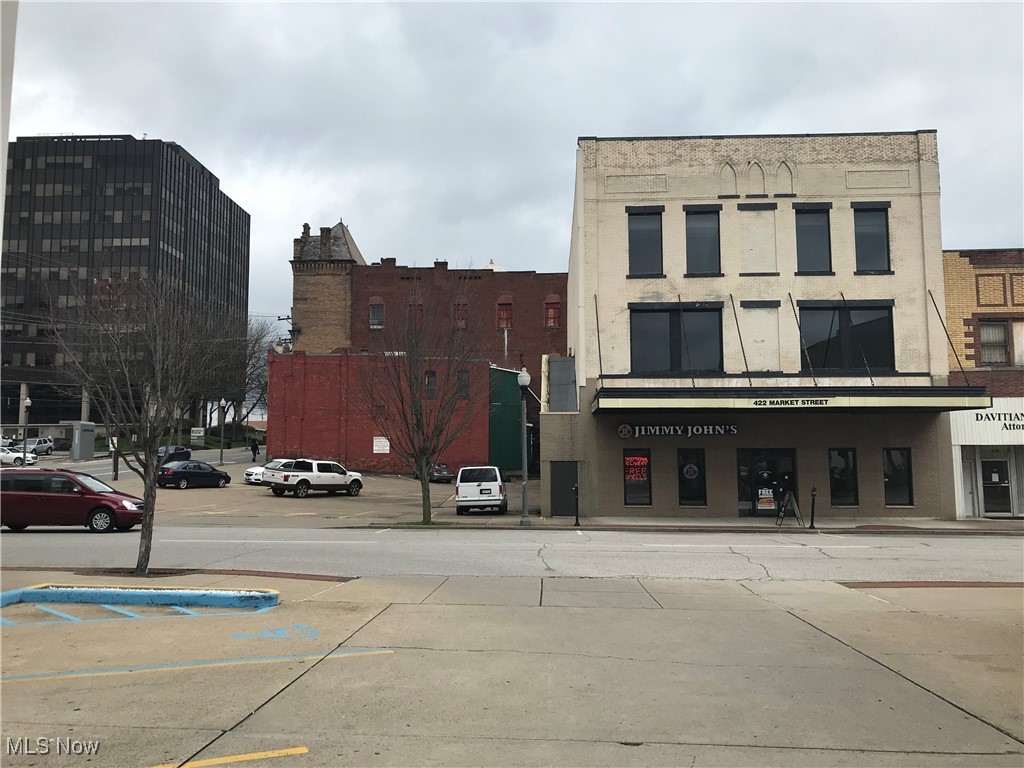 Town/Parkersburg - Commercial Sale