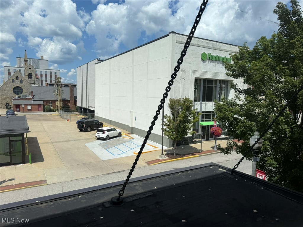 Town/Parkersburg - Commercial Sale