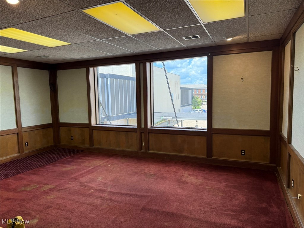 Town/Parkersburg - Commercial Sale