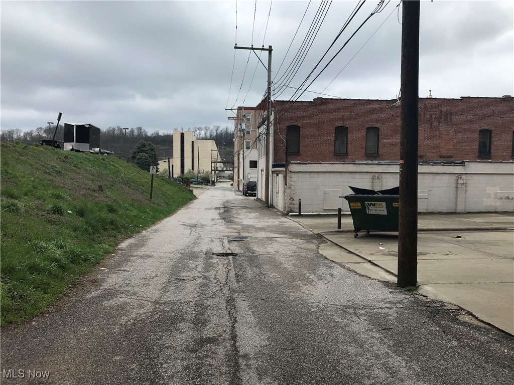 Town/Parkersburg - Commercial Sale