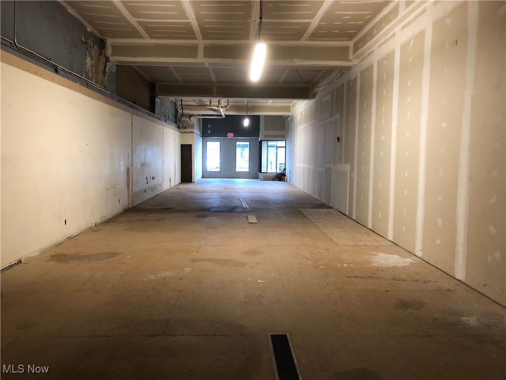 Town/Parkersburg - Commercial Sale