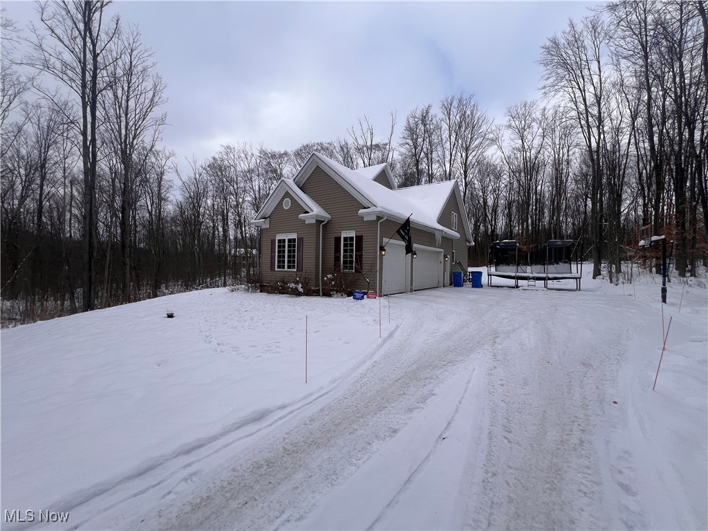 15030 Bates Creek Drive, Chardon, Ohio image 4