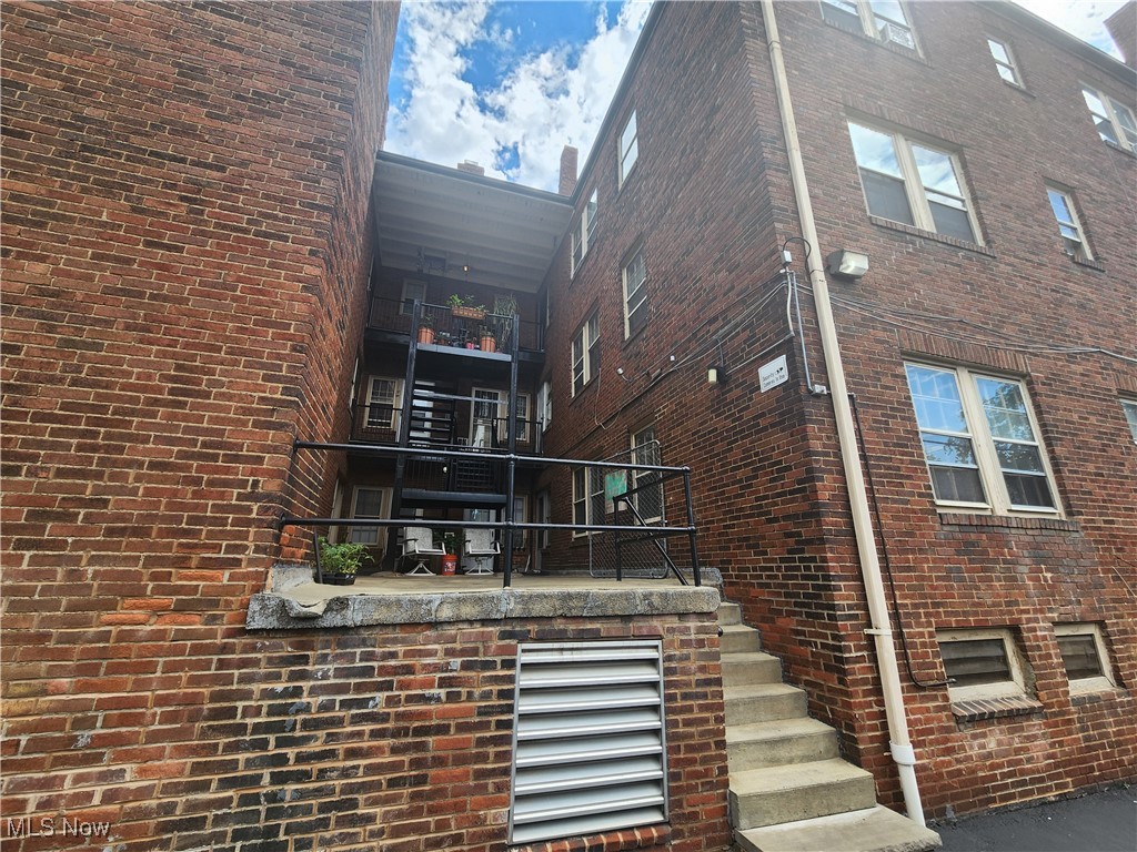 15610 Van Aken Boulevard #18, Cleveland, Ohio image 2