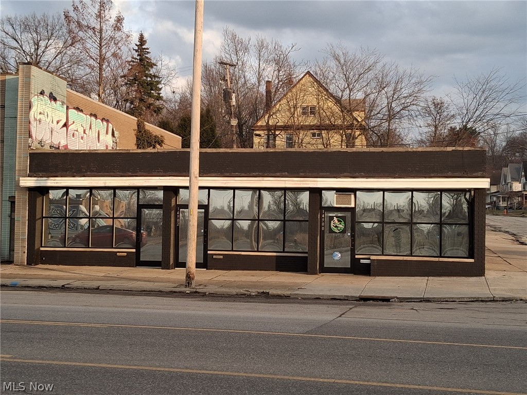 14900 E Euclid Avenue E