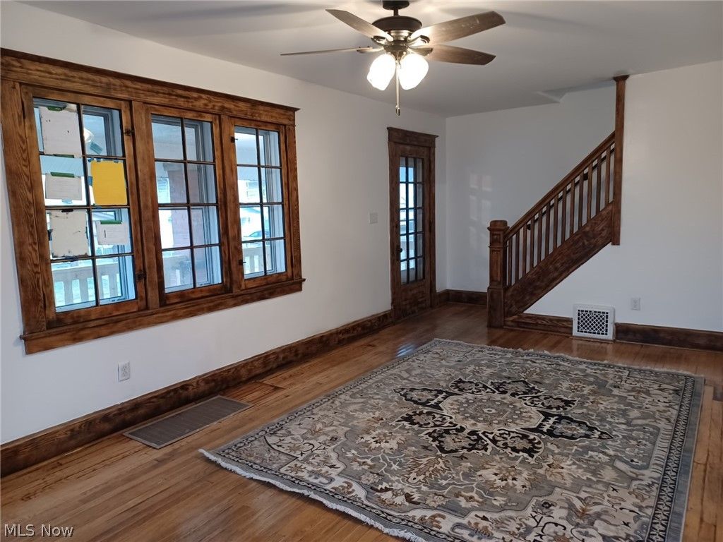 Photo of 116 N Portland Avenue, Youngstown, OH 44509 (MLS # 5207394)