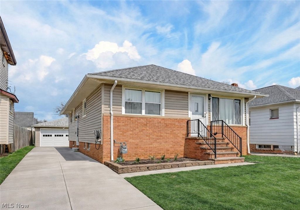 Photo of 6010 Virginia Avenue, Parma, OH 44130 (MLS # 5196552)