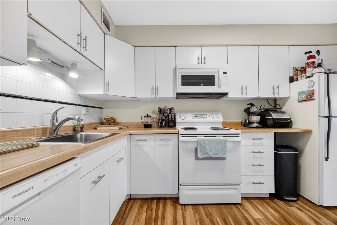 Marine Towers East Condo - Residential