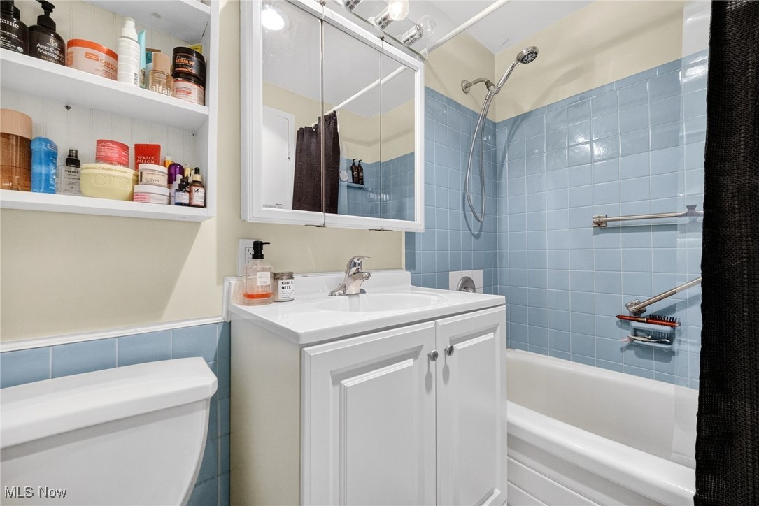 Marine Towers East Condo - Residential