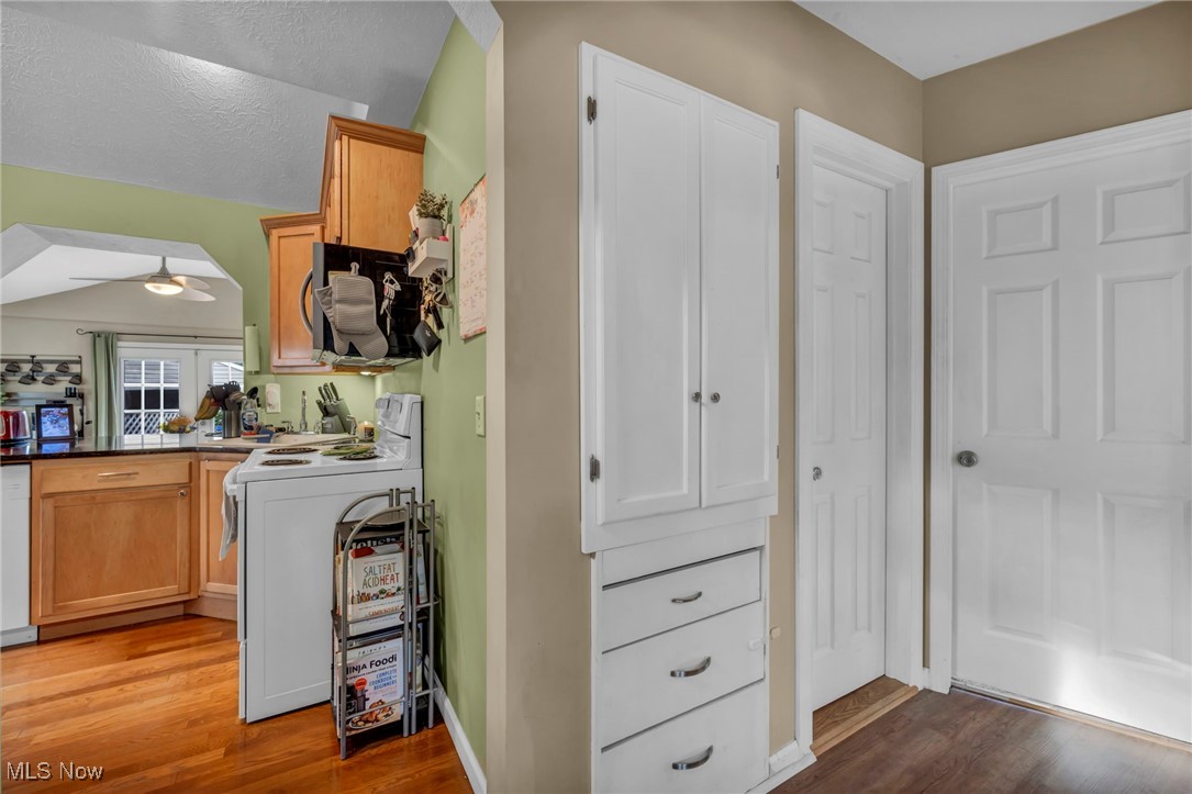 198 E Catawba Avenue, Akron, Ohio image 13