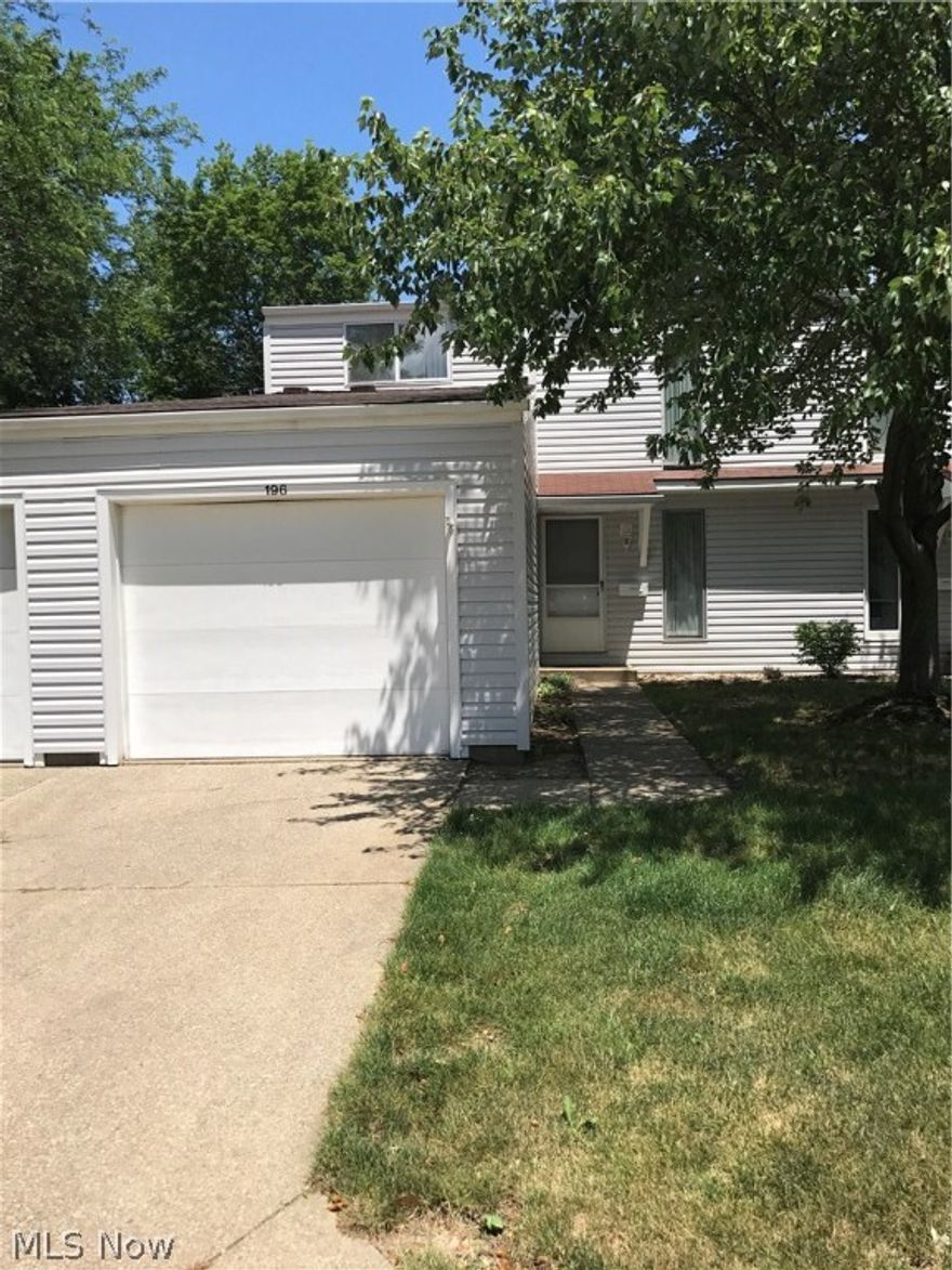 Welcome to Deepwood condo's. 3 bedrooms, 1 1/2 baths, 1st floor laundry, applianced kitchen, 1 car garage. Central Air. Needs some TLC. Fenced enclosed patio.