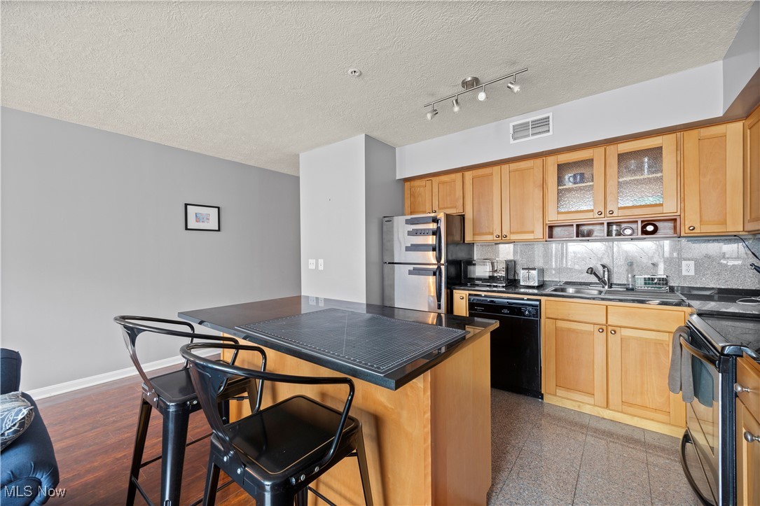 Stonebridge Condos - Residential