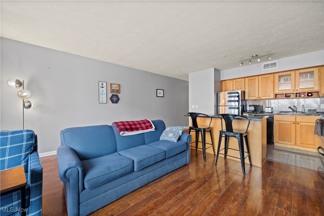 2222 Detroit Avenue 515