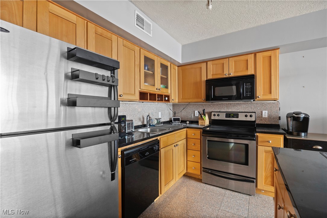 2222 Detroit Avenue 515