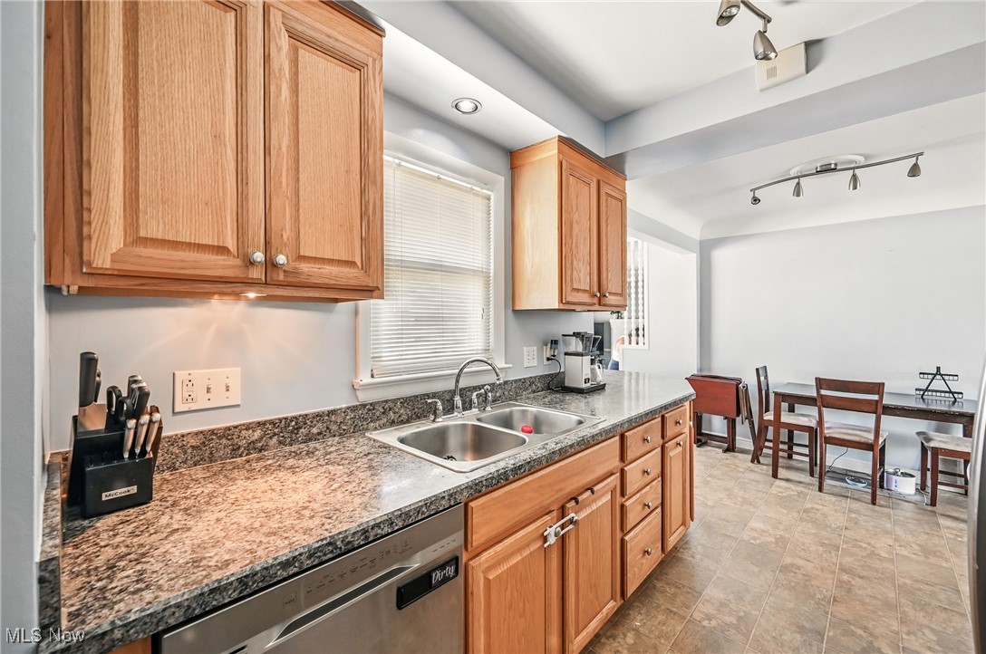 732 Pendley Road, Willowick, Ohio image 15