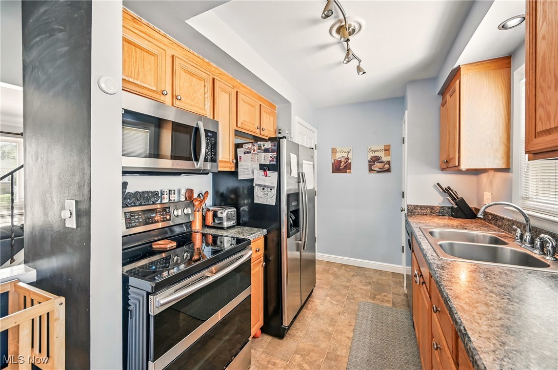 732 Pendley Road, Willowick, Ohio image 14