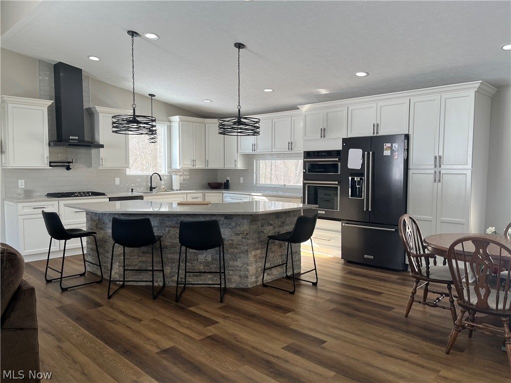 Photo of 13325 Longspur Court, Valley View, OH 44125 (MLS # 5188665)