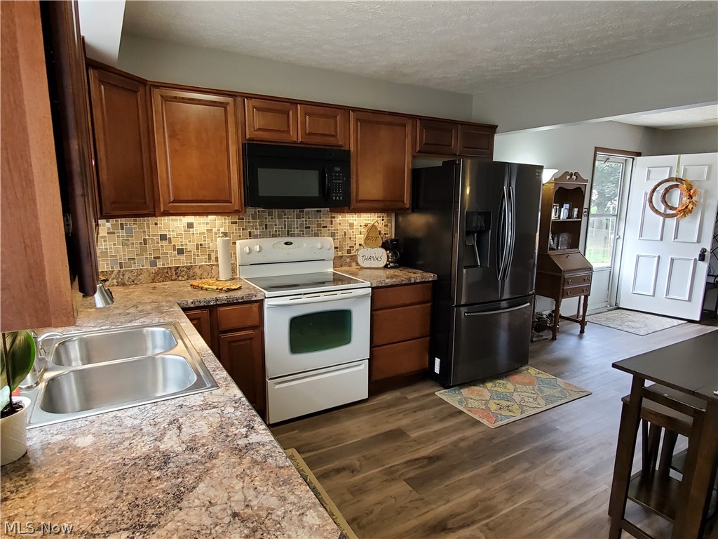 Parkside Condominiums - Residential